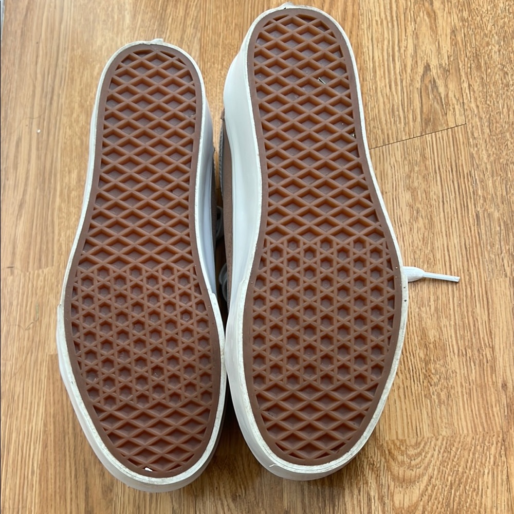 Vans Women’s Old Skool Stacked Suede Sneakers - Picture 10 of 10